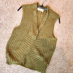 Sweater Project Green Vest with Gold Thread Woven in, Size Unknown